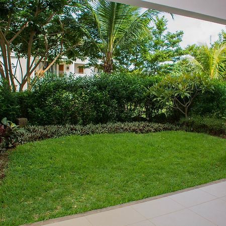 Apartment Azuri Roches Noires Esterno foto