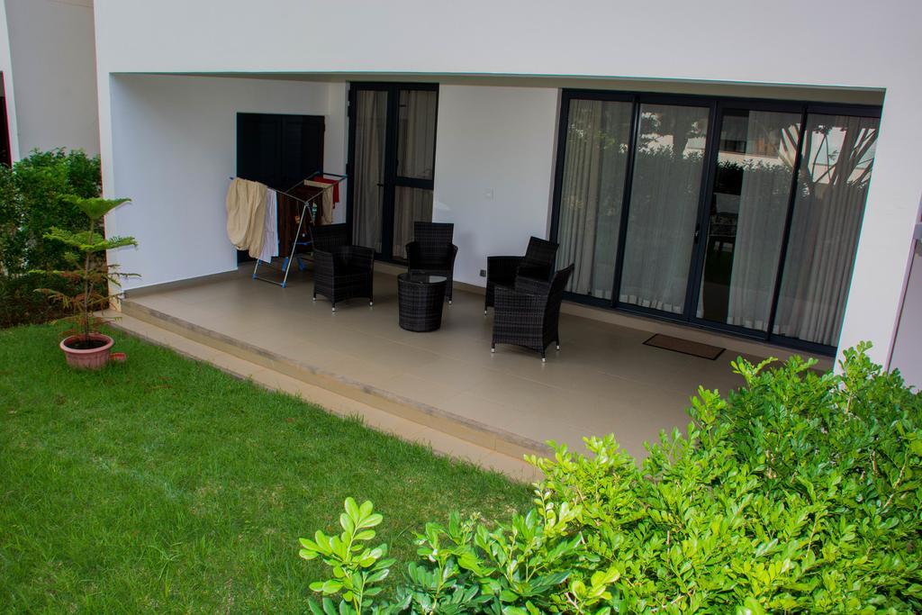 Apartment Azuri Roches Noires Esterno foto